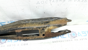 Brațul de control transversal stânga spate inferior al modelului Subaru Forester 19-24 SK este ruginit