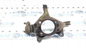Цапфа передняя правая Toyota Prius V 12-17 с шаровой, ржавая