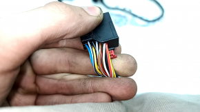 Ansamblu oglindă retrovizoare dreapta Audi A6 C8 19-25 15 pini, semnalizare, încălzită, reglare automată a intensității luminii, rabatare automată, BSM, albastră, uzată