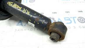 Amortizorul spate dreapta pentru Subaru Forester 19-21 SK este ruginit și îndoit