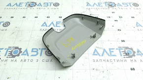 Capacul oglinzii retrovizoare interioare pentru un Audi A6 C8 19-25 este gri, elementele de fixare sunt rupte și necesită curățare chimică