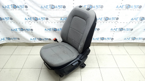 Сиденье водительское Ford Escape MK4 21-22 без airbag, механическое, с подогревом, ткань серая с черным, под химчистку, дефект ткани