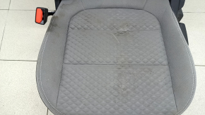 Сиденье водительское Ford Escape MK4 21-22 без airbag, механическое, с подогревом, ткань серая с черным, под химчистку, дефект ткани