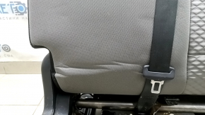 Spătar banchetă spate, rândul 2, stânga, Ford Escape MK4 20-22, fără airbag, material textil gri și negru, cusături albe, mecanic, cu cadru, cu centură și încuietoare centură de siguranță, materialul este șifonat