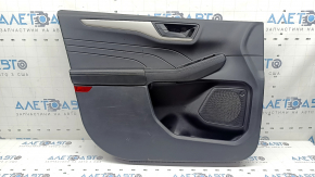 Обшивка двери карточка передняя левая Ford Escape MK4 20-22 тип 2, черная, подлокотник кожа черный, молдинг серый, с ручкой, царапины