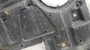 Защита двигателя центральная Toyota Prius V 12-17 нет фрагмента, затерта, надрыв