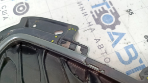 Grilă radiator Ford Escape MK4 20-22, neagră lucioasă, ramă cromată, fragment cromat lipsă, suport crăpat, suport rupt