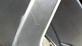 Обшивка двери карточка задняя правая Toyota Rav4 19-25 черная, подлокотник кожа черная, вставка пластик черный, хром молдинг, царапины