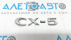 Emblemă portbagaj Mazda CX-5 20-24 CX5, ghidaj rupt