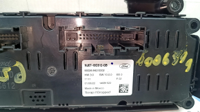 Sistem de climatizare pentru Ford Escape MK4 20-23 auto, bizonă, scaune și volan încălzite, cu ornamente negre lucioase, zgârieturi