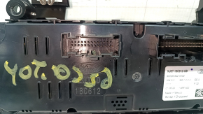 Sistem de climatizare pentru Ford Escape MK4 20-23 auto, bizonă, scaune și volan încălzite, cu ornamente negre lucioase, zgârieturi