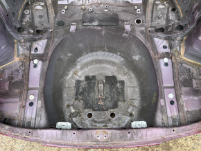 Portbagajul modelului Subaru Forester 19-24 SK de pe caroserie este îndoit