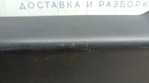 Обшивка двери багажника нижняя Toyota Rav4 19-25 черная, с ручками, царапины