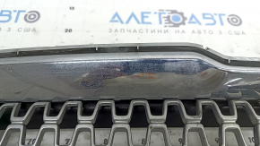 Решетка радиатора grill Lincoln MKZ 17-20 хром, с эмблемой, сколы