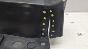 Deflectorul superior al radiatorului la Jeep Compass 23-26 2.0T este crăpat