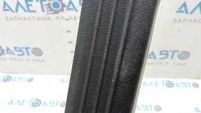 Накладка порога передняя левая Mazda CX-5 17-25 черная, царапины