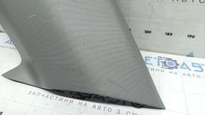 Ornament stâlp spate în spatele geamului dreapta, Jeep Grand Cherokee WL 22-23, partea din spate, gri, cu dop, zgârieturi, necesită curățare, ghidaj rupt