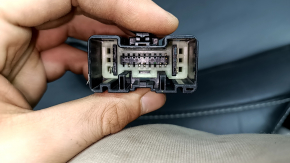 Spătar banchetă dreapta spate, rândul 2, Jeep Grand Cherokee WL 22-24, piele neagră, cusături gri, încălzit, ruptură de material pe spate, plastic crăpat