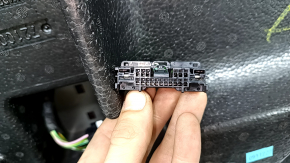 Pernă banchetă spate, rândul 2, Jeep Grand Cherokee WL 22-24, piele, cusături gri negru, încălzită, spumă crăpată, necesită curățare chimică, fragment de spumă lipsă