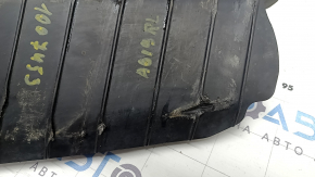 Căptușeala brațului de control inferior de sub arcul stânga spate al Audi A6 C8 19-25 este uzată