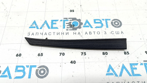 Накладка спойлера двери багажника левая Toyota Prius 50 Prime 17-22 сломана направляющая