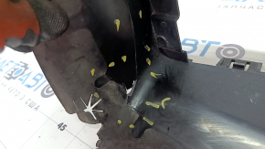 Fracturi la conducta inferioară a radiatorului Ford Escape MK4 2020-tip 1