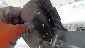 Fracturi la conducta inferioară a radiatorului Ford Escape MK4 2020-tip 1