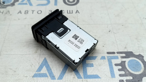 USB Hub Toyota Venza 21-22 сломана защелка