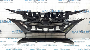 Grilă radiator pentru Toyota Prius 50 Prime 17-19 cu emblemă, sub radar, fără senzori de parcare, zgârieturi, ciobiri, elemente de fixare rupte