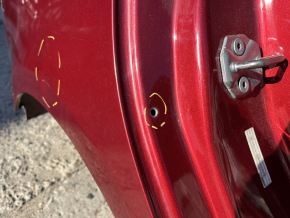 Aripă spate dreapta Lincoln MKZ 13-20 pe caroserie, roșie, lovituri, denivelări, ruptă la cusătură, gaură care nu este din fabrică