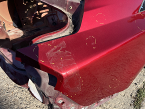 Aripă spate dreapta Lincoln MKZ 13-20 pe caroserie, roșie, lovituri, denivelări, ruptă la cusătură, gaură care nu este din fabrică