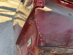Aripă spate stânga Lincoln MKZ 13-20 pe caroserie, roșie, lovituri, ruptă la cusătură, găuri care nu provin din fabrică