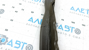 Garnitura de etanșare stânga de la aripa ușii la Subaru Forester 25-26 este îndoită