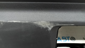 Обшивка двери багажника нижняя Subaru Forester 25-26 черная, потерта, царапины, под чистку, рассверлено крепление