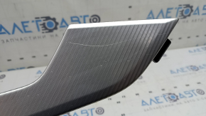 Молдинг обшивки двери передней правой Audi A5 F5 18-19 5D aluminum trimaran, царапины, коррозия