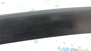 Ornament aripă dreapta față, structură Subaru Forester 25-26, negru, zgârieturi