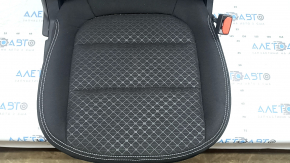 Сиденье пассажирское Ford Escape MK4 23-26 без airbag, механическое, ткань черная, белая строчка, под чистку, нет бегунка на обшивке