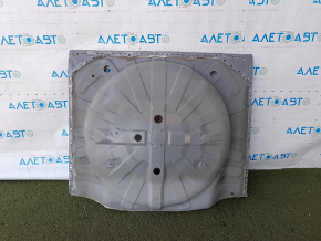Portbagajul modelului Nissan Rogue 14-20 este găurit