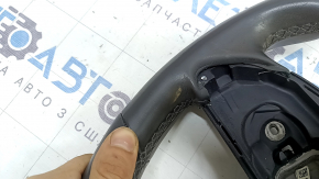Volanul este gol, Mercedes W167 GLE 20-23, piele gri închis, fără încălzire, necesită curățare chimică, piele crăpată, zgârieturi