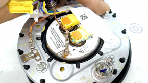 Airbag în volan, Mercedes W167 GLE 20-23 al șoferului, gri închis, clapetă ruginită