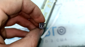 Ornament prag ușă stânga față exterior Mercedes W167 GLE 20-26 cromat cu iluminare din spate, zgârieturi, izolație cablu ruptă