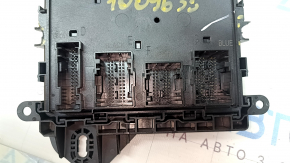 Elemente de fixare rupte la modulul de control al caroseriei BCM Jeep Grand Cherokee WL 21-23
