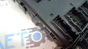 Elemente de fixare rupte la modulul de control al caroseriei BCM Jeep Grand Cherokee WL 21-23