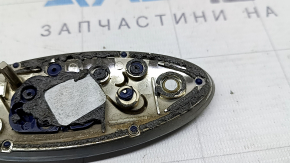 Emblema logo-ului FORD de pe portbagajul modelului Ford Edge 19-24 are ghidajul rupt