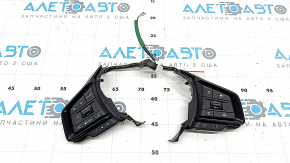 Butoanele de control de pe volanul unui Subaru Forester 25-26 sunt defecte