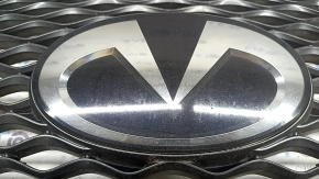 Решетка радиатора grill в сборе Infiniti QX50 19-24 с эмблемой под радар, под камеру, эмблема под полировку, царапины на хроме, надломано крепление