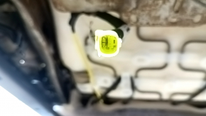 Сиденье пассажирское Toyota Camry v70 20-24 с airbag, механическое, с подогревом, ткань бежевая, серая вставка, серая строчка, под химчистку, ржавчина на каркасе