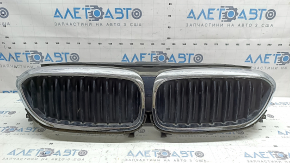 Решетка радиатора grill в сборе BMW 5 G30 17-22 Sport Line, с жалюзи дефлектором радиатора, хром, сколы, царапины на хроме