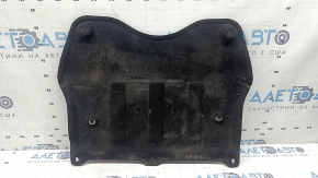 Apărătoarea spate a motorului la Ford Escape MK3 17-19 este uzată