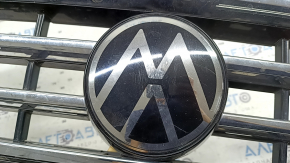 Решетка радиатора grill VW Tiguan 22-24 с эмблемой, под радар, эмблема под полировку, царапины